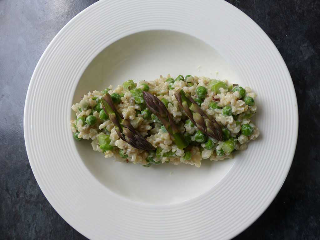 Vegan Risotto with garden peas