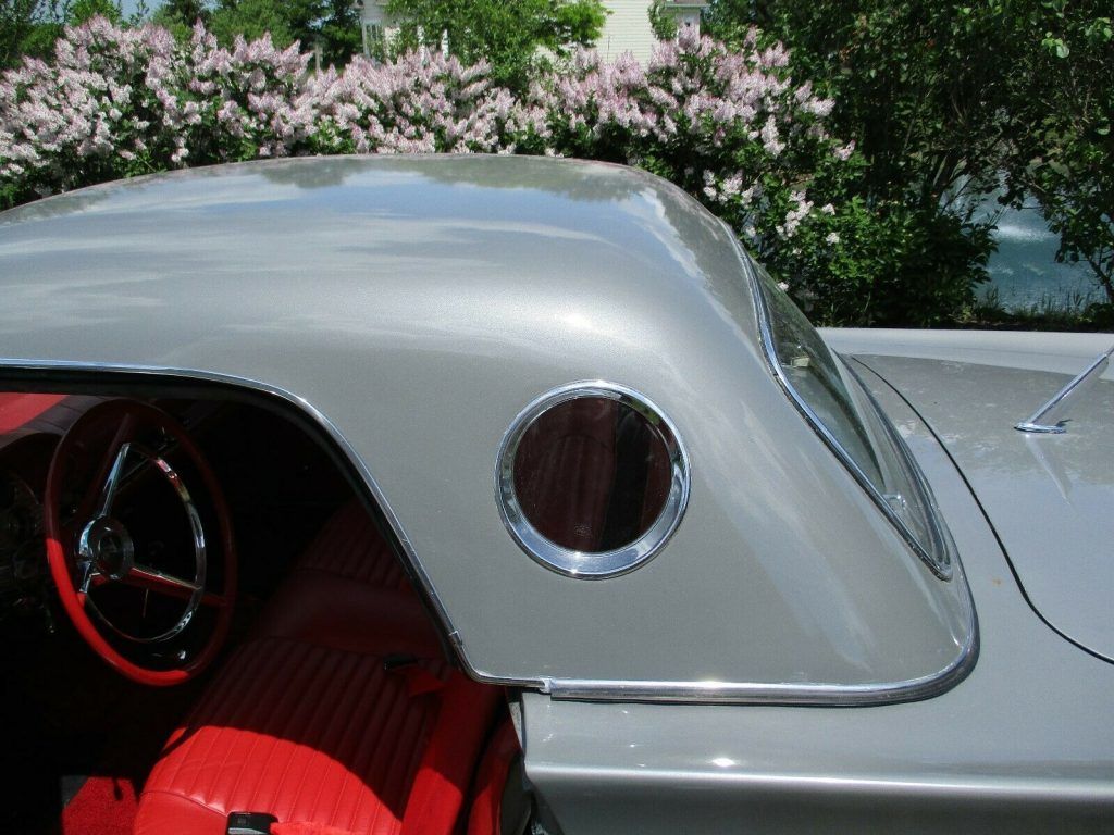 1957 Ford Thunderbird