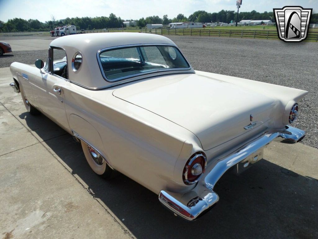 1957 Ford Thunderbird