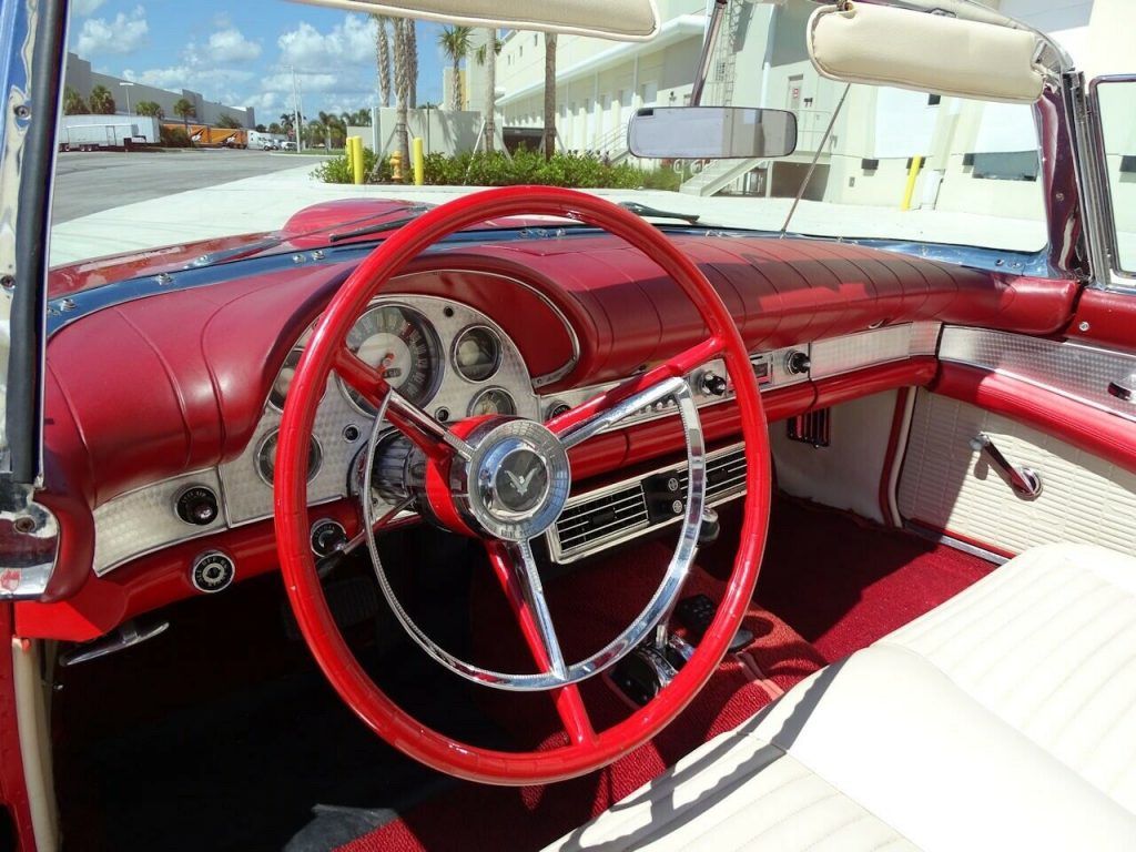 1957 Ford Thunderbird