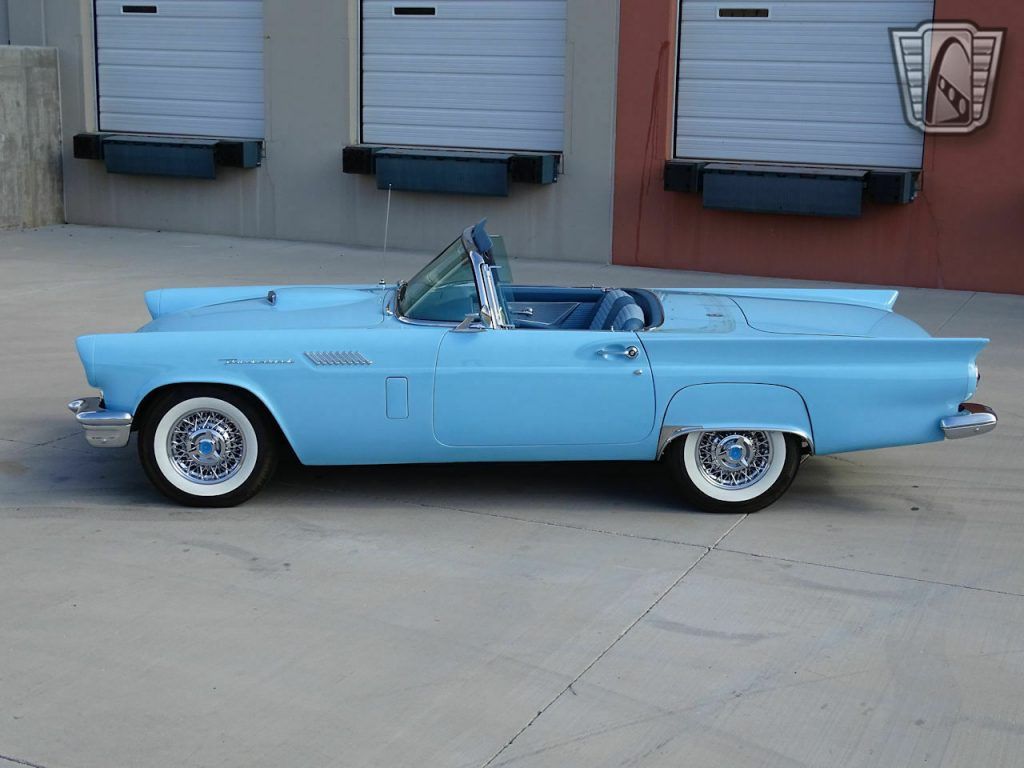 1957 Ford Thunderbird
