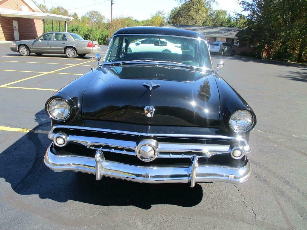 1954 Ford Customline Sedan
