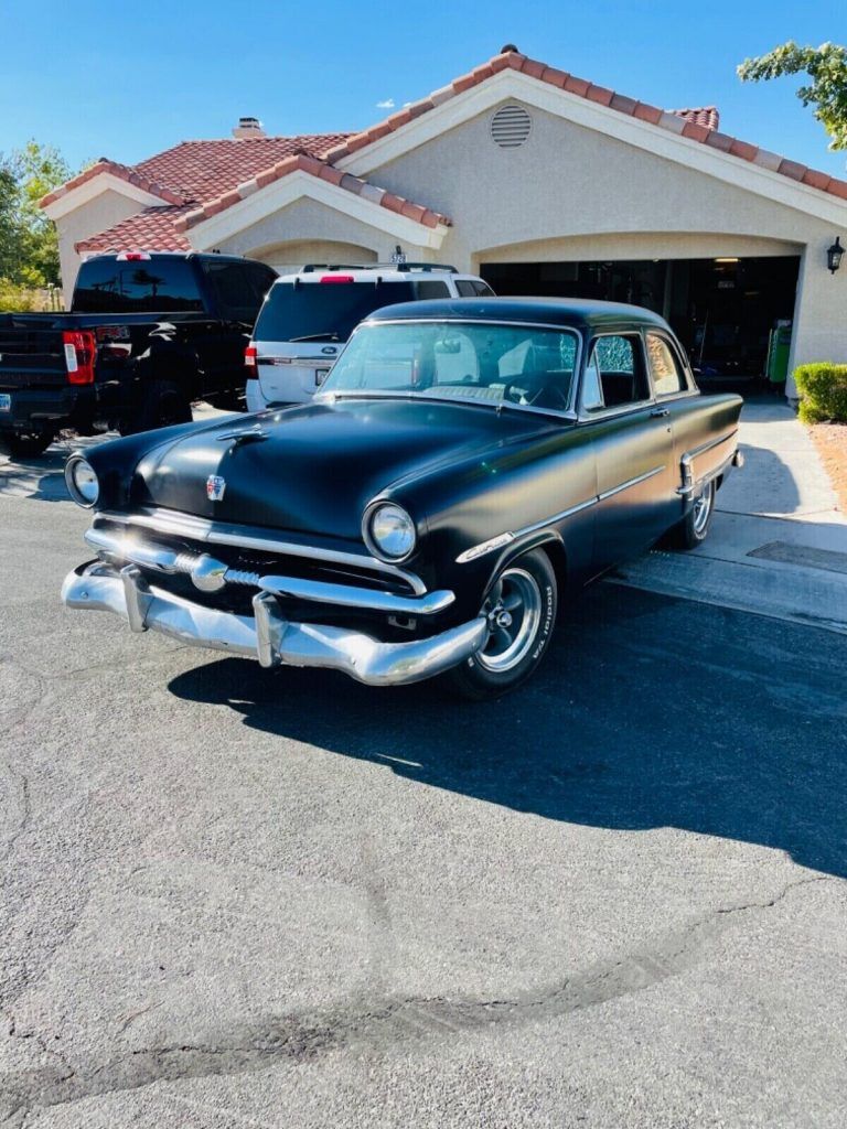1953 Ford Customline Flathead V8 Coupe