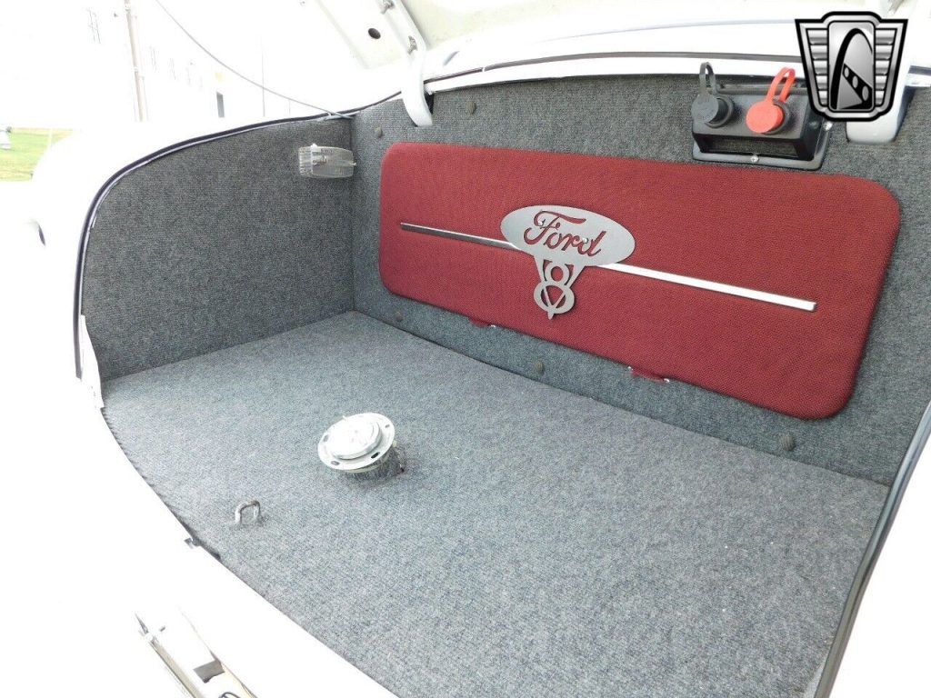 Pearl White / Maroon 1950 Ford Custom 302 CID V8 4 Speed auto w/ Overdrive Auto