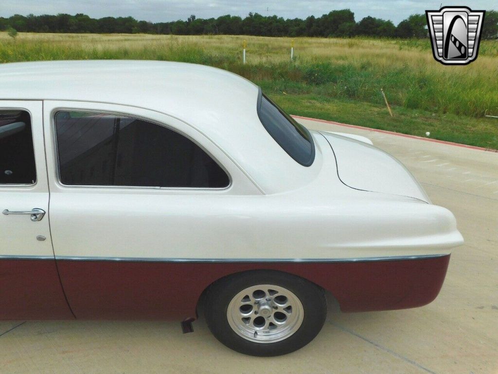 Pearl White / Maroon 1950 Ford Custom 302 CID V8 4 Speed auto w/ Overdrive Auto
