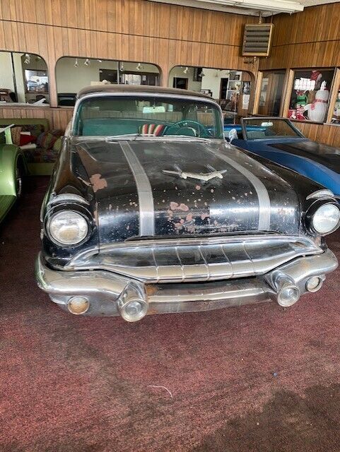 1956 Pontiac Chieftan 2 door hardtop