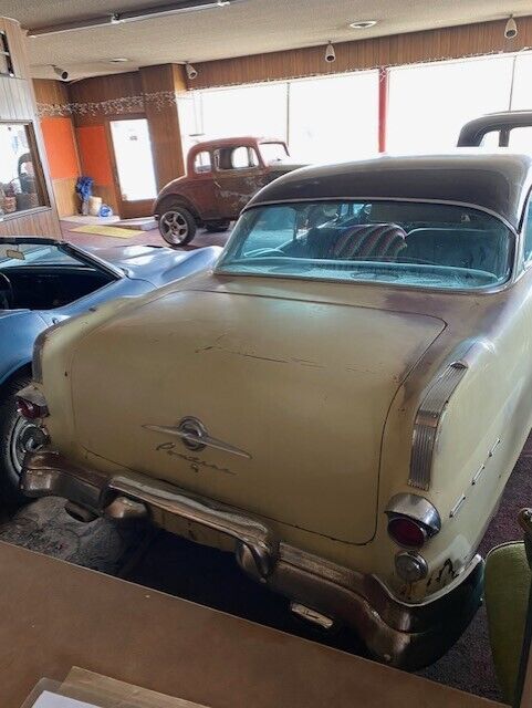 1956 Pontiac Chieftan 2 door hardtop
