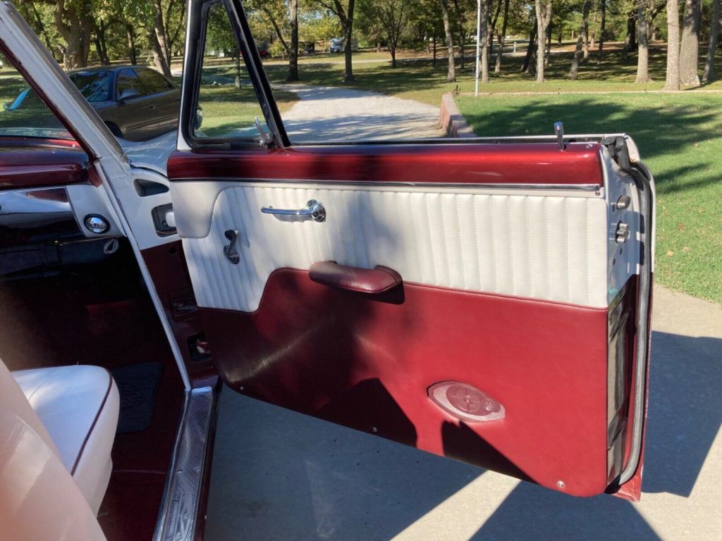 1954 Ford Cresting Sunliner Convertable
