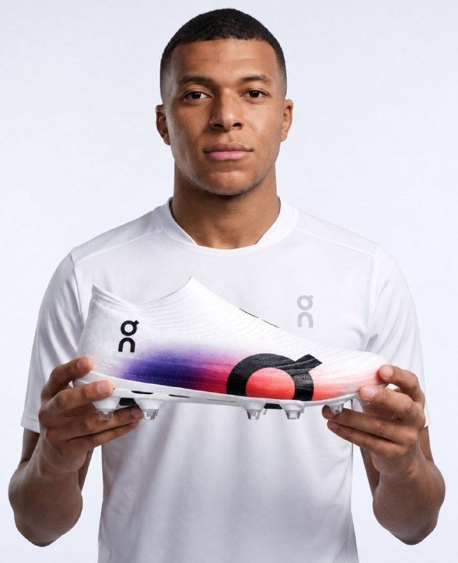 On ficha a Mbappé y le pelea a Nike