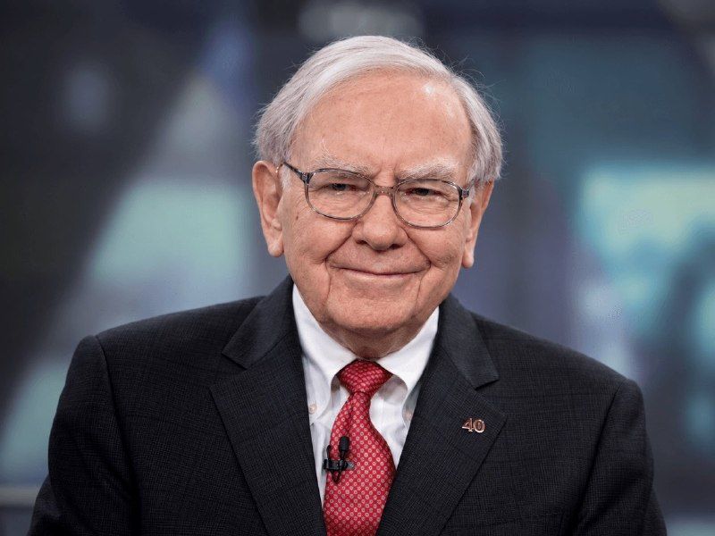 Warren Buffett deja la presidencia de Berkshire Hathaway