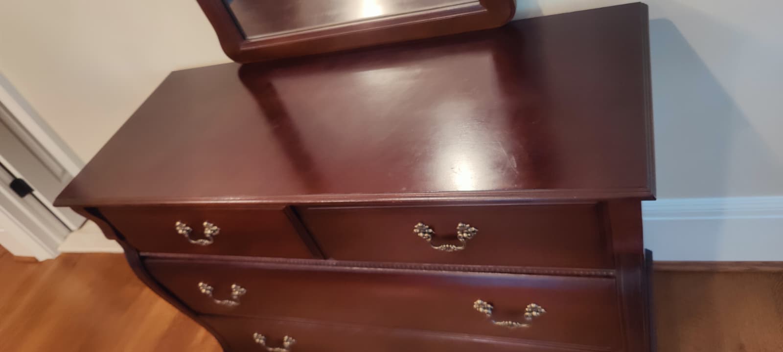 Seamlessly repaired dresser