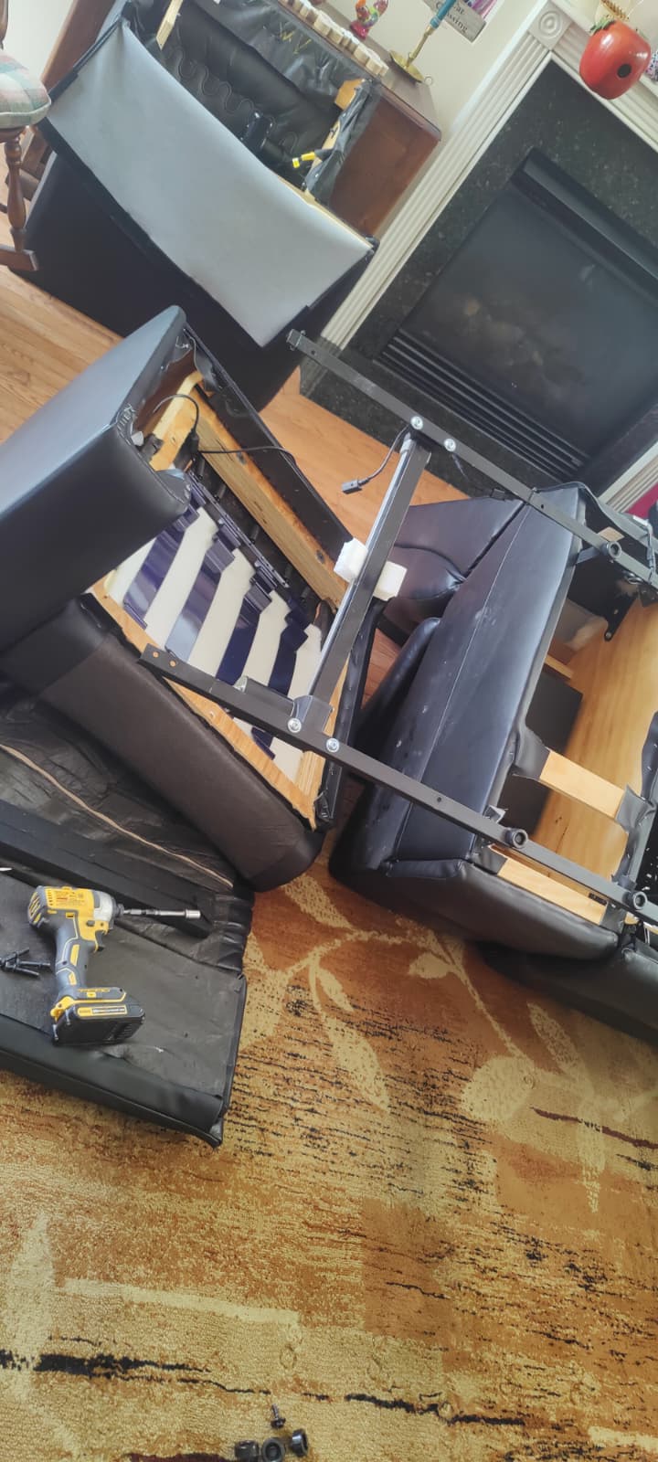 Broken sectional sofa mechanism