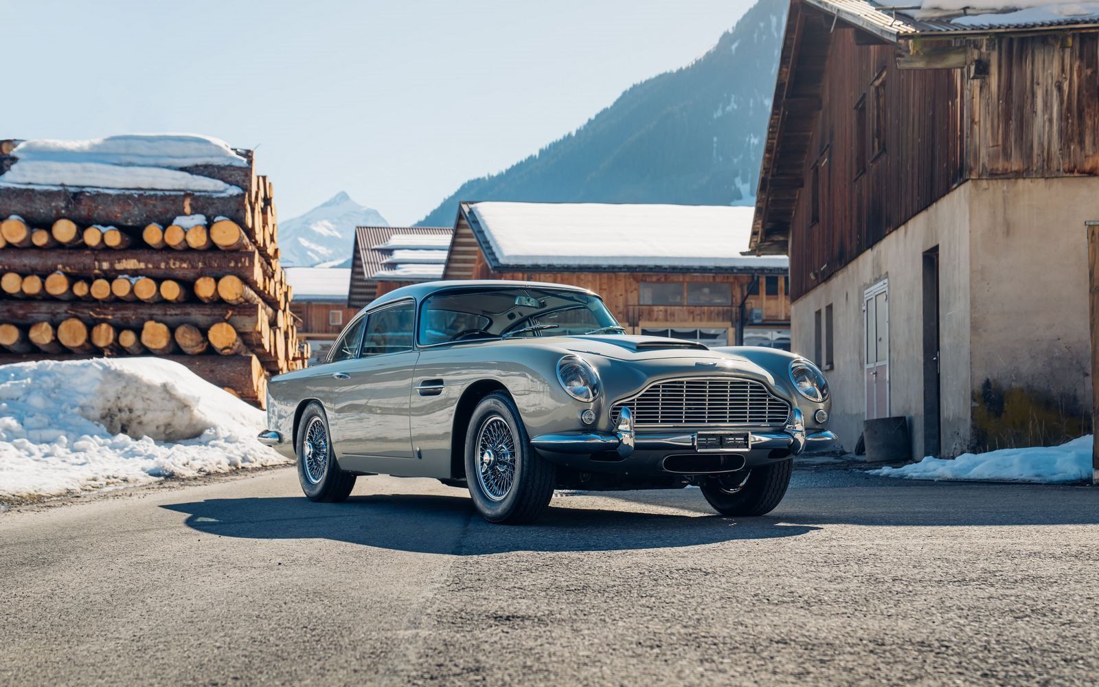 Aston-Martin-DB5-Destaque_oxwvFZ_14w.jpg