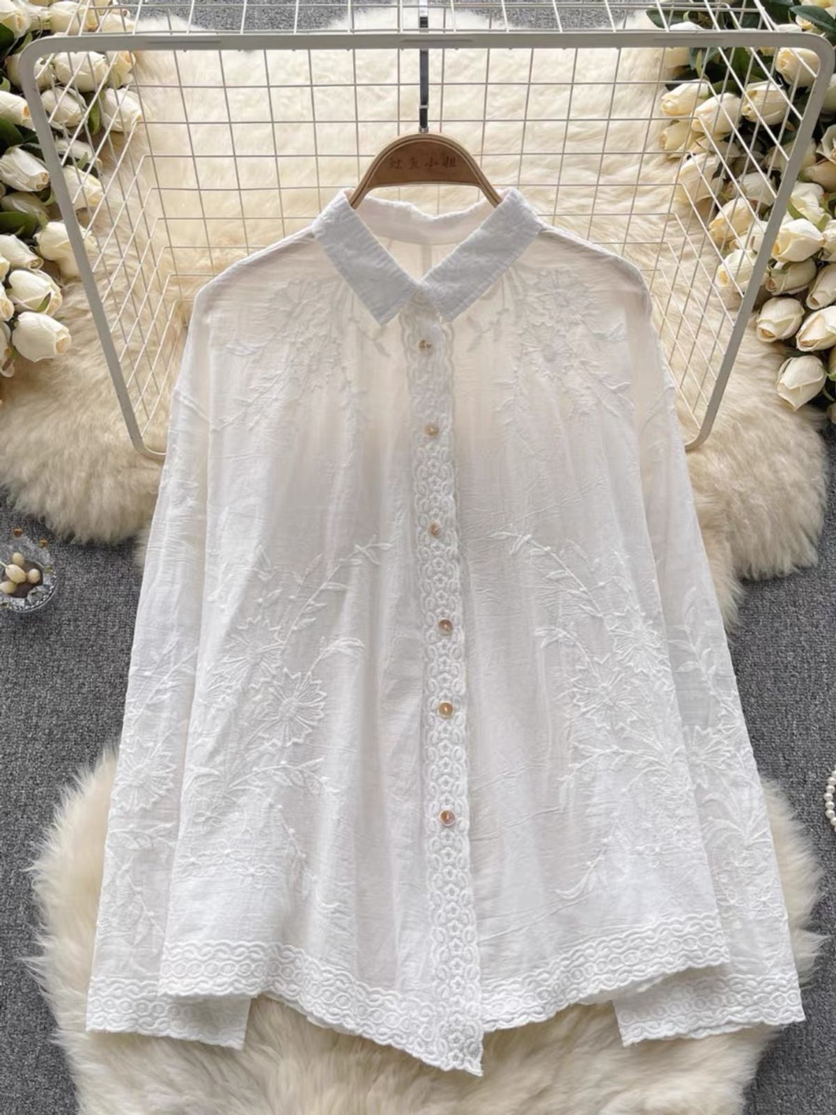 Olea embroidery blouse BZZ464 image