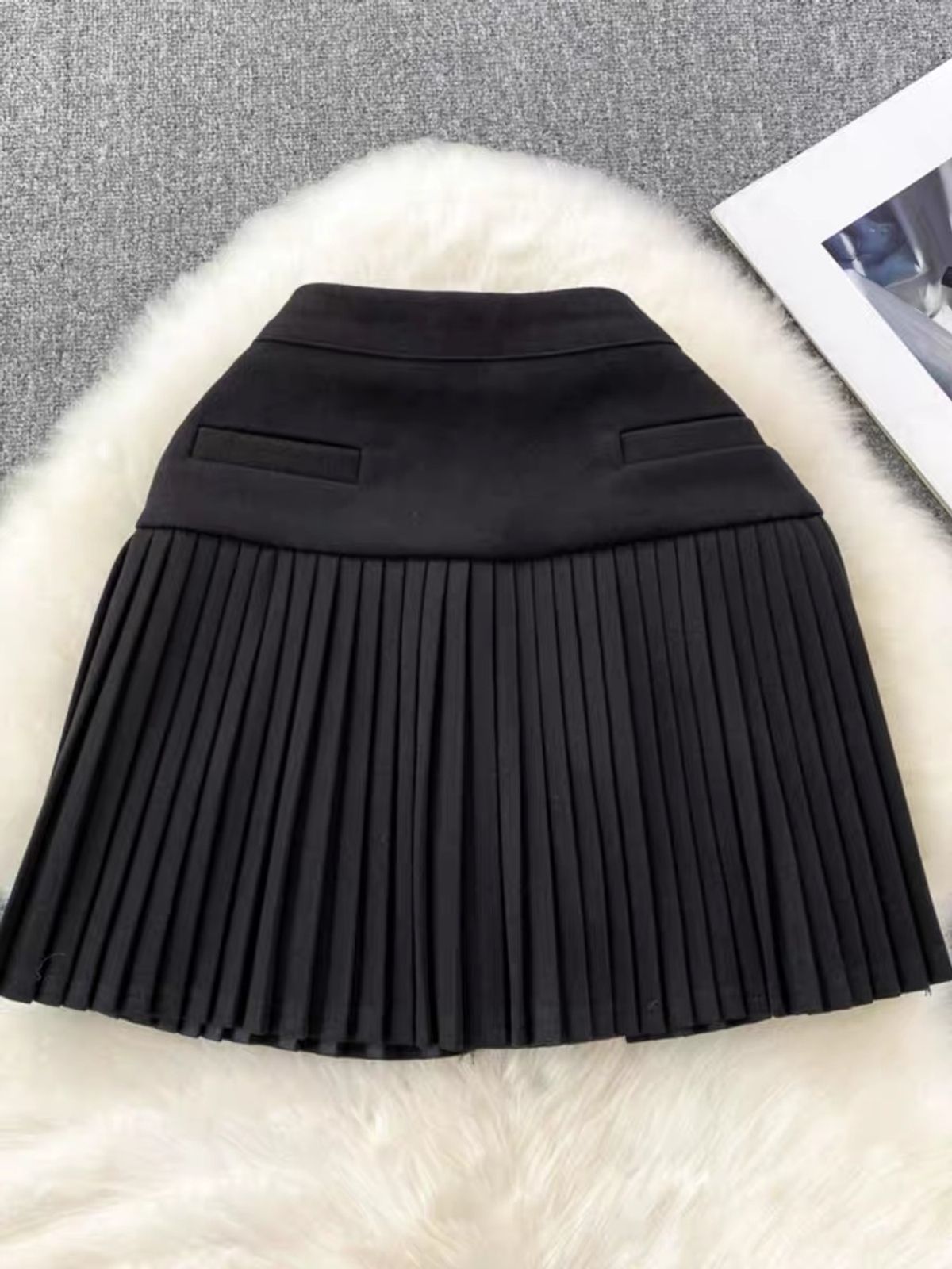 Cover your tracks pleat skirt SZZ420 image