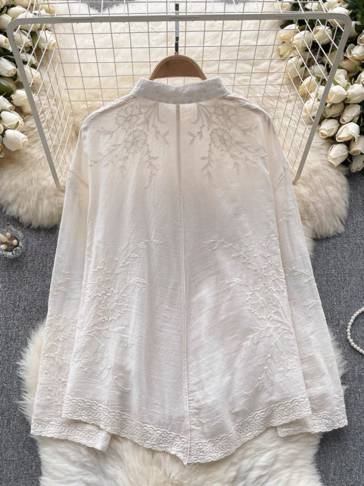 Olea embroidery blouse BZZ464 image