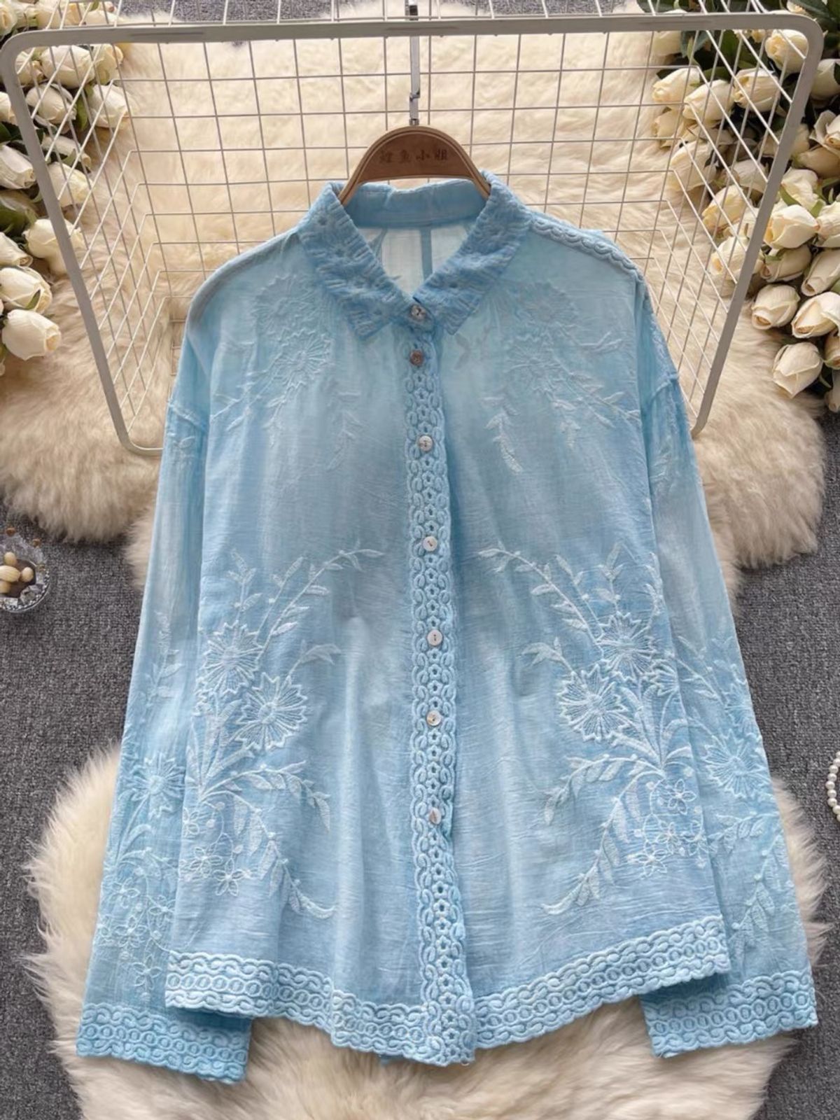 Olea embroidery blouse BZZ464 image