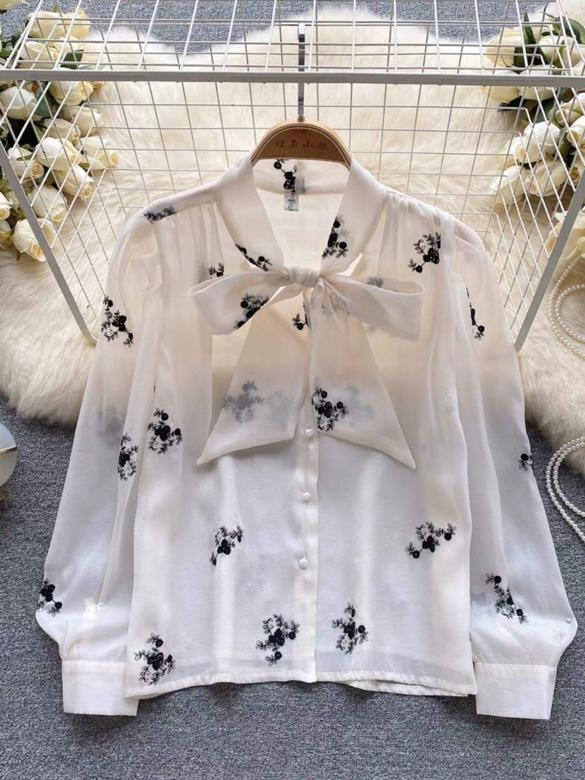 The real price luxury blouse BZZ440 image