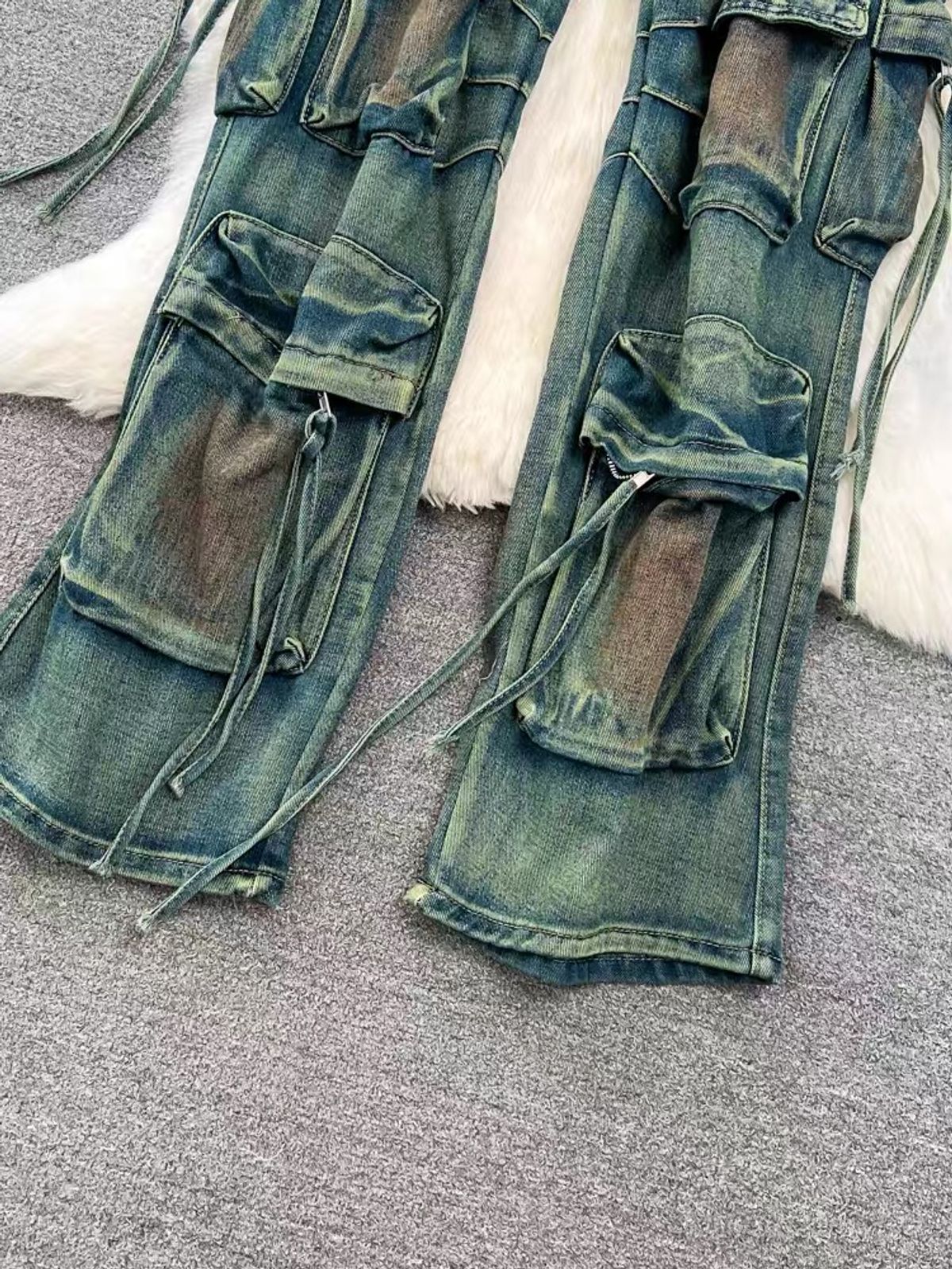 Confidence boost tinted cargo jeans JDZZ383 image