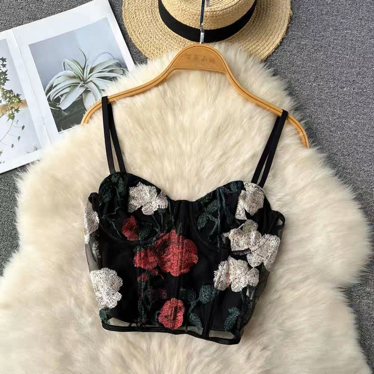 Late desires floral crop vest TZZ759 image