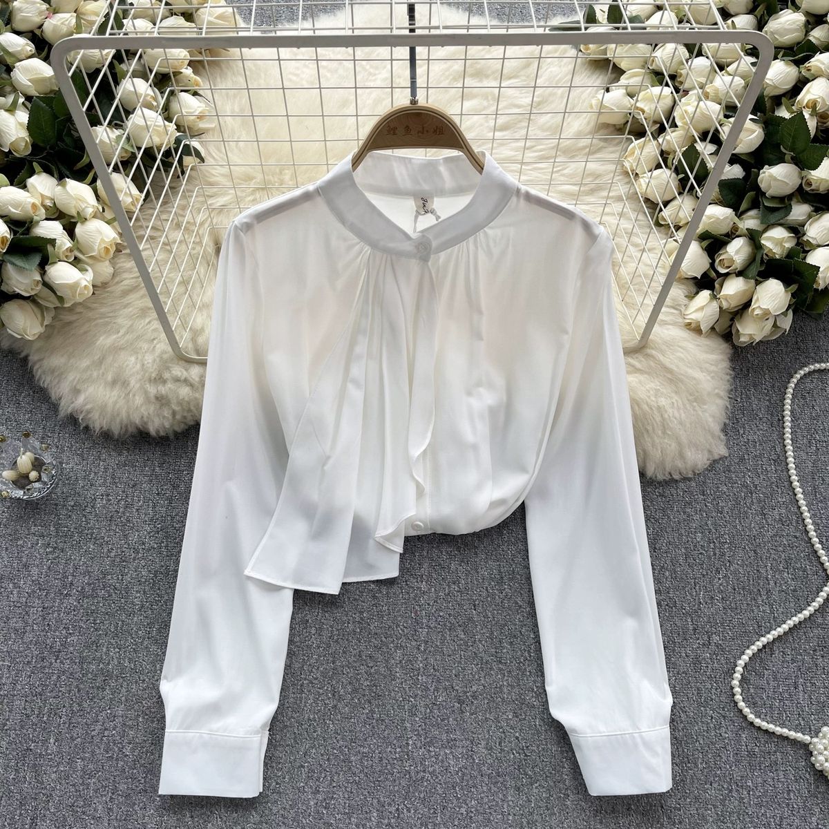 Heart on the line blouse BZZ672 image