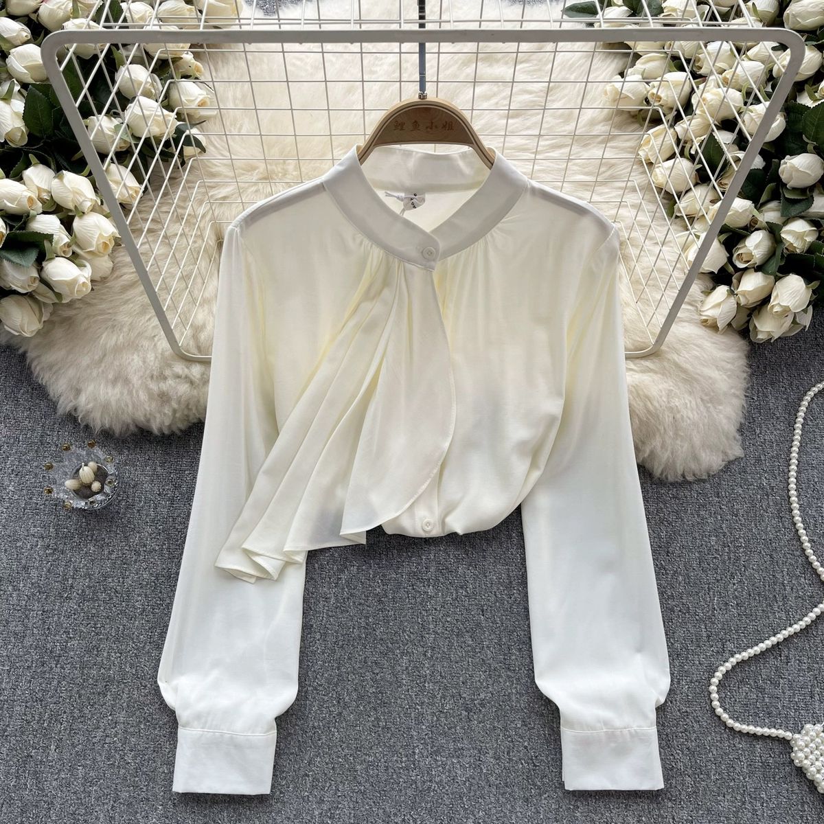 Heart on the line blouse BZZ672 image