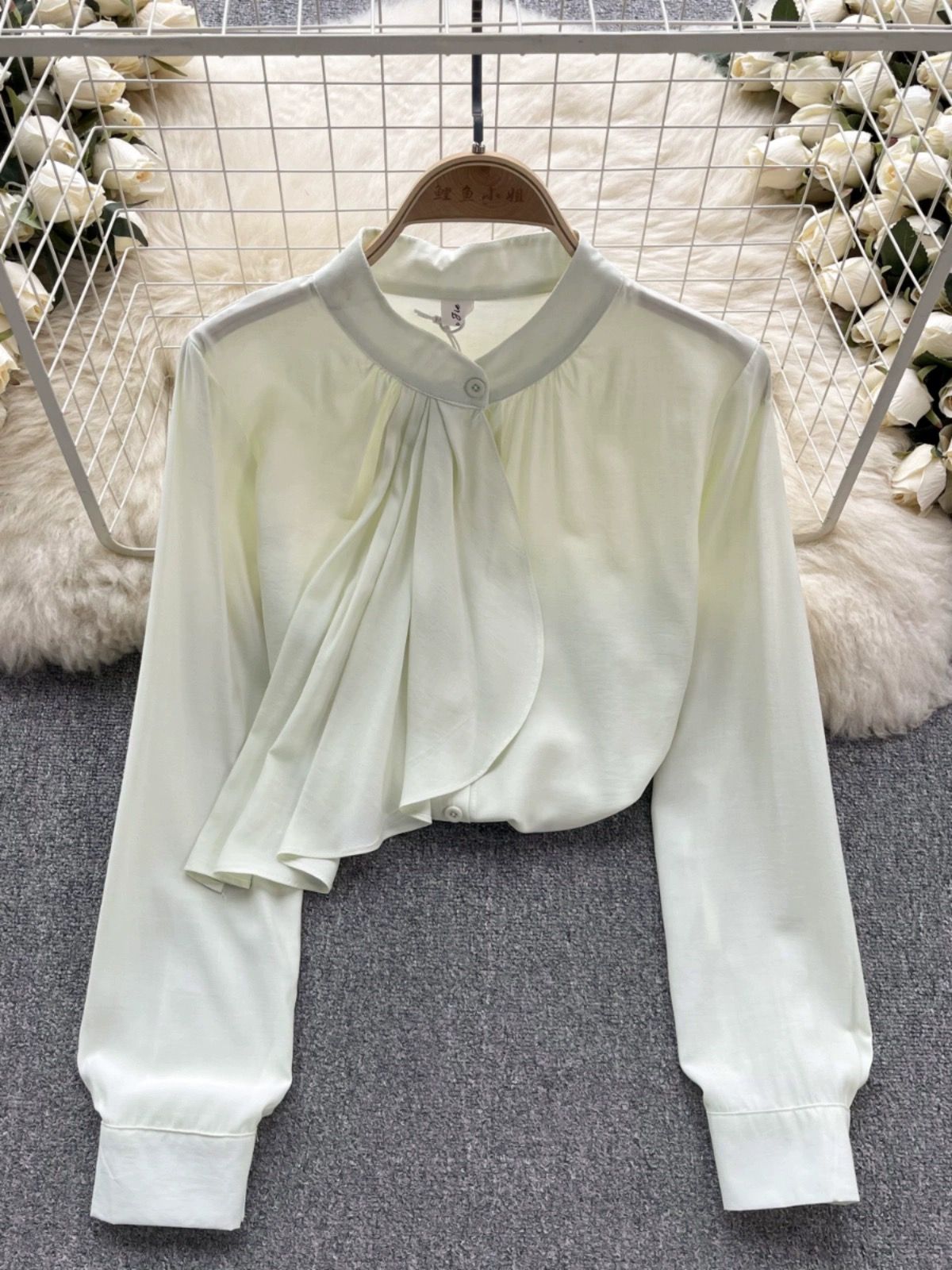 Heart on the line blouse BZZ672 image