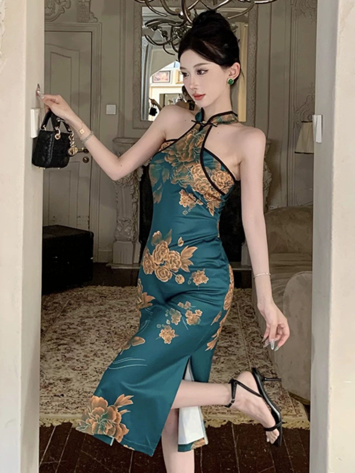 Running errands qipao dress Q235 image