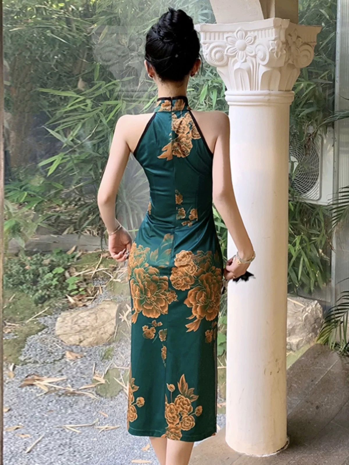 Running errands qipao dress Q235 image