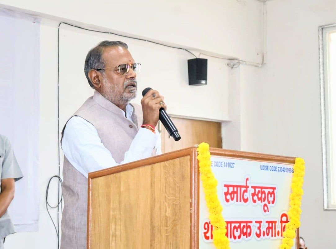 ‘मेरे सपनों का भारत’ चित्रकला और भाषण प्रतियोगिता में शामिल हुए मंत्री नारायण सिंह कुशवाह