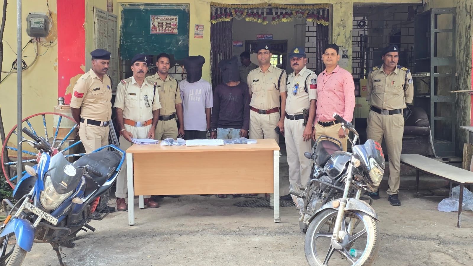 लिफ्ट के बहाने प्रोफेसर से लूट का पर्दाफाश