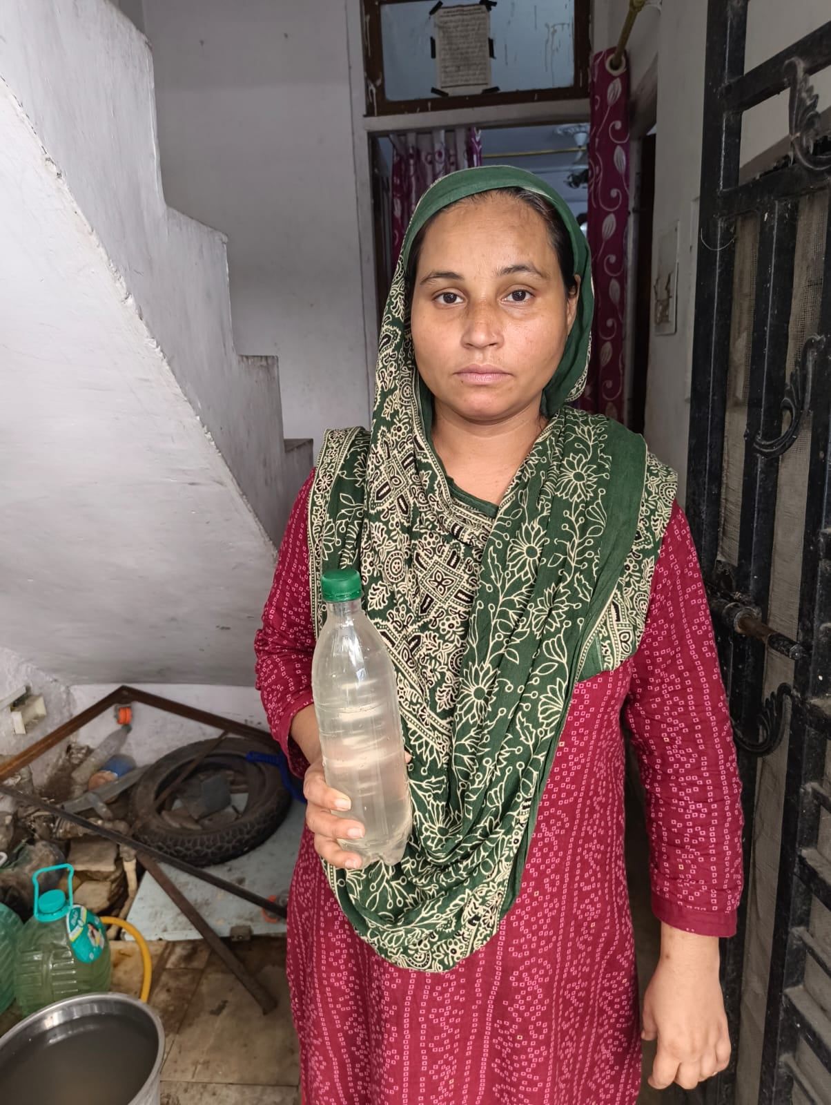 राजधानी भोपाल के वार्ड 22 में तीन दिन से दूषित पानी की शिकायत, काला और बदबूदार पानी आने से रहवासी परेशान, देखें वीडियो