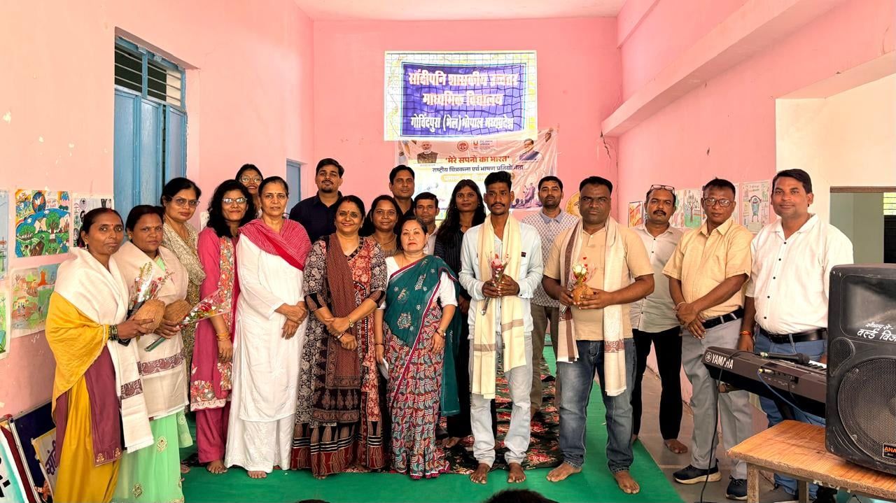 सांदीपनि स्कूल में गांधी जयंती पर स्वच्छता कर्मियों का सम्मान, प्राचार्य डॉ. पूनम अवस्थी ने किया सम्मानित