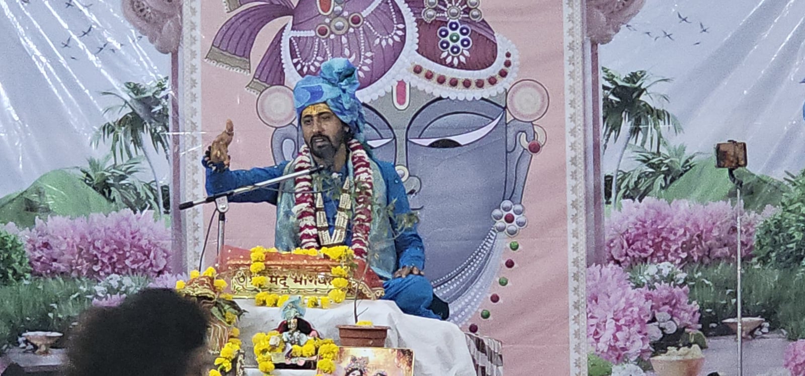 तृतीय दिवस श्रीमद्भागवत कथा में उमड़ा श्रद्धालुओं का सैलाब, पंडित ओमजी महाराज ने आत्मचिंतन और ध्यान का बताया महत्व