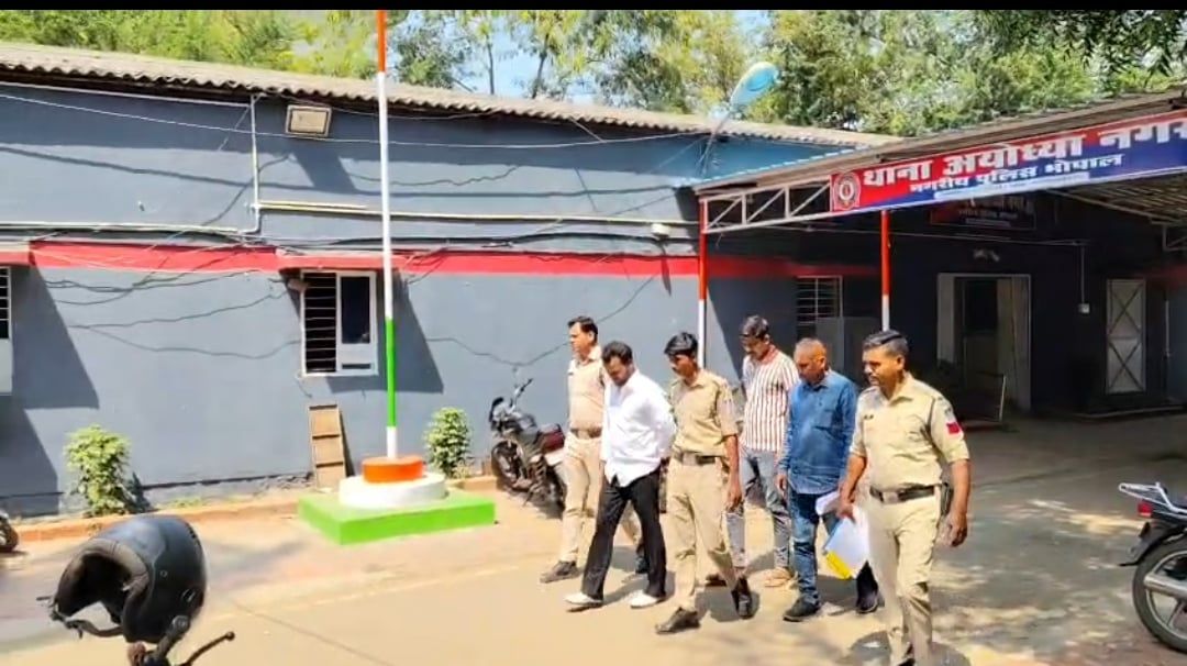 दुकानदार से अड़ीबाजी और B.Tech छात्र से मारपीट करने वाला आरोपी गिरफ्तार, जेल भेजा, देखें वीडियो
