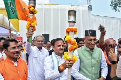 सेवा ज्योति यात्रा में उप मुख्यमंत्री राजेंद्र शुक्ल ने दिलाया विकसित भारत का संकल्प, 2047 के लक्ष्य में योगदान का किया आह्वान