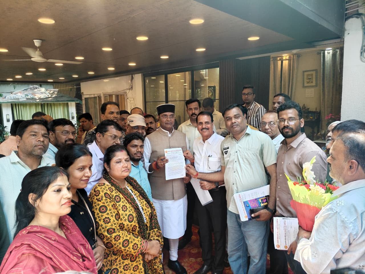 बिजली संविदा कर्मचारियों का 22 अक्टूबर को भोपाल में प्रदर्शन, मांगें नहीं मानीं तो दीपावली में कार्य बहिष्कार की चेतावनी