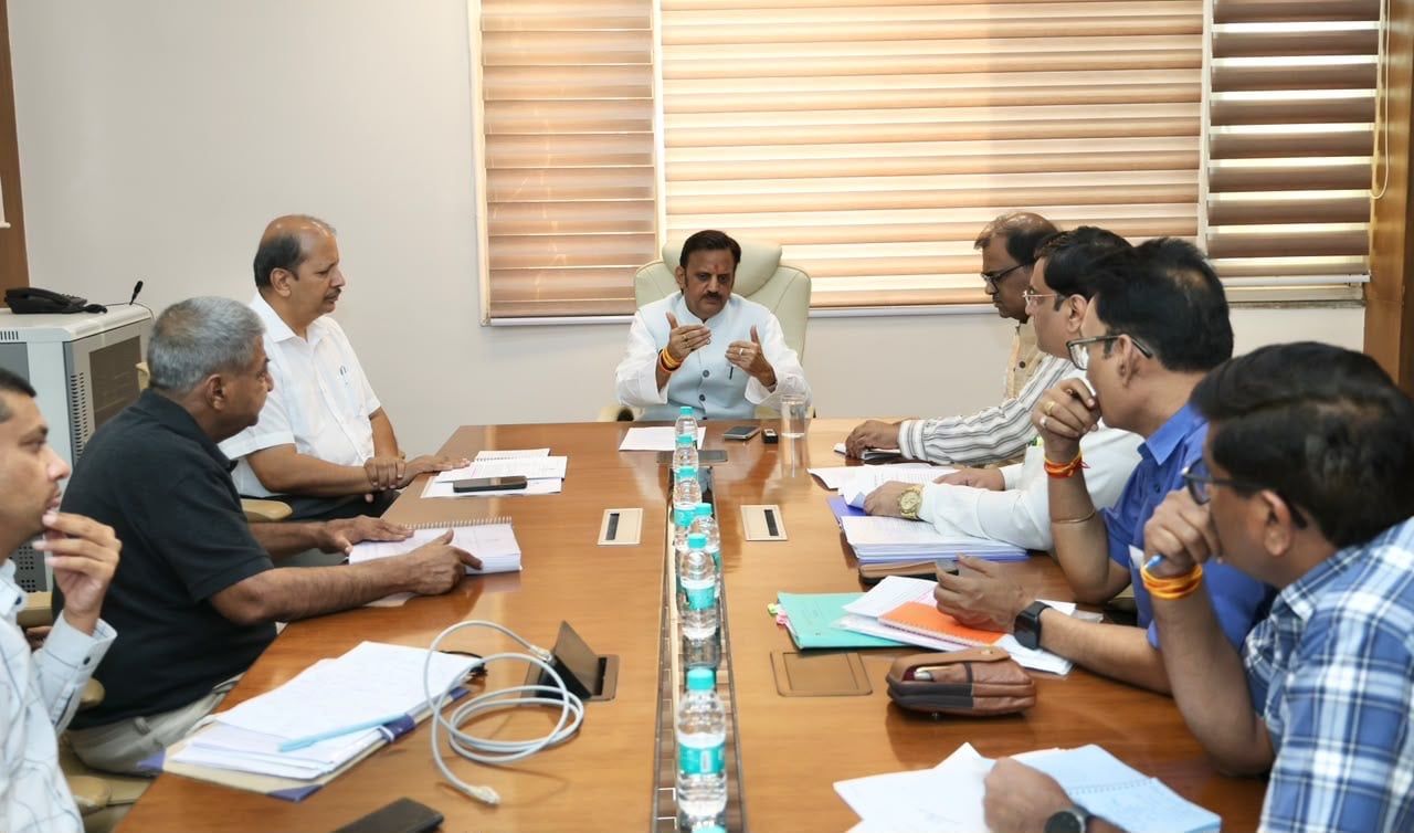 मध्यप्रदेश में 2026-27 से शुरू होंगे एलाइड एंड हेल्थकेयर पाठ्यक्रम, उप मुख्यमंत्री राजेंद्र शुक्ल ने दिए निर्देश