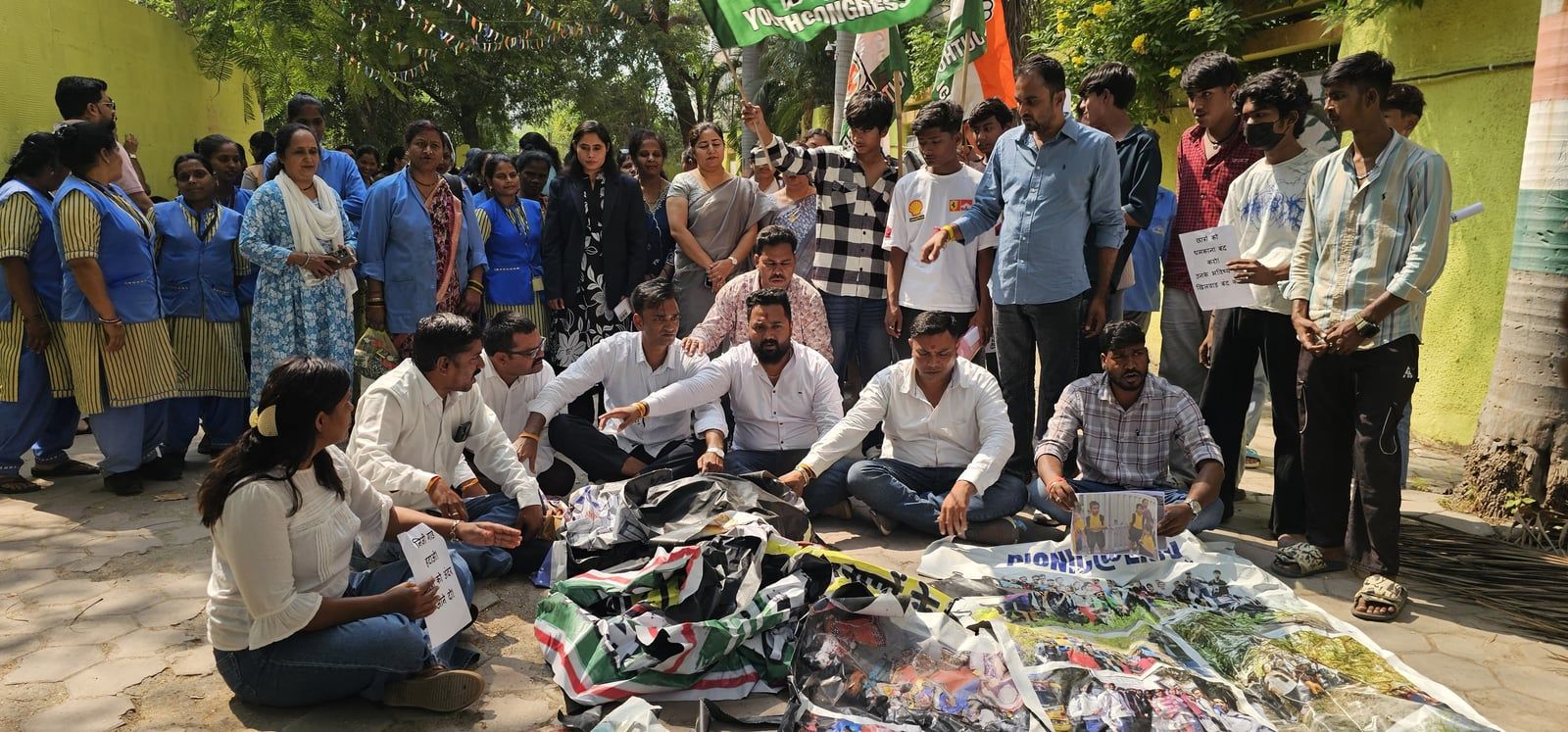 एक्सटॉल कॉलेज में छात्रों के प्रवेश पर रोक के आरोप, युवा कांग्रेस ने किया प्रदर्शन, निष्पक्ष जांच की मांग