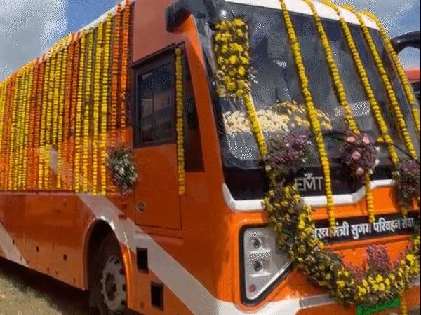 गडकरी बोले- 40% एयर पॉल्यूशन के लिए मैं जिम्मेदार:कहा- बसों का स्टैंडर्ड सुधारिए, नहीं तो कॉन्ट्रैक्टर्स जैसे रगड़ूंगा; MP को मिलीं 351 सरकारी बसें