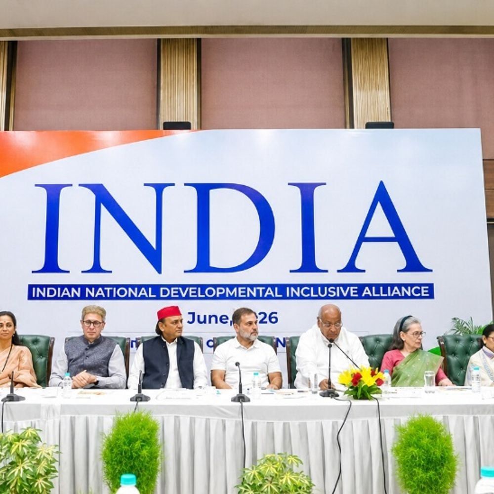 SIR पर INDIA ब्लॉक की कल बैठक, अखिलेश नहीं आएंगे:उद्धव ठाकरे ने भी बनाई दूरी, पार्टी बोली- ज्ञानेश कुमार के खिलाफ प्रदर्शन में व्यस्त