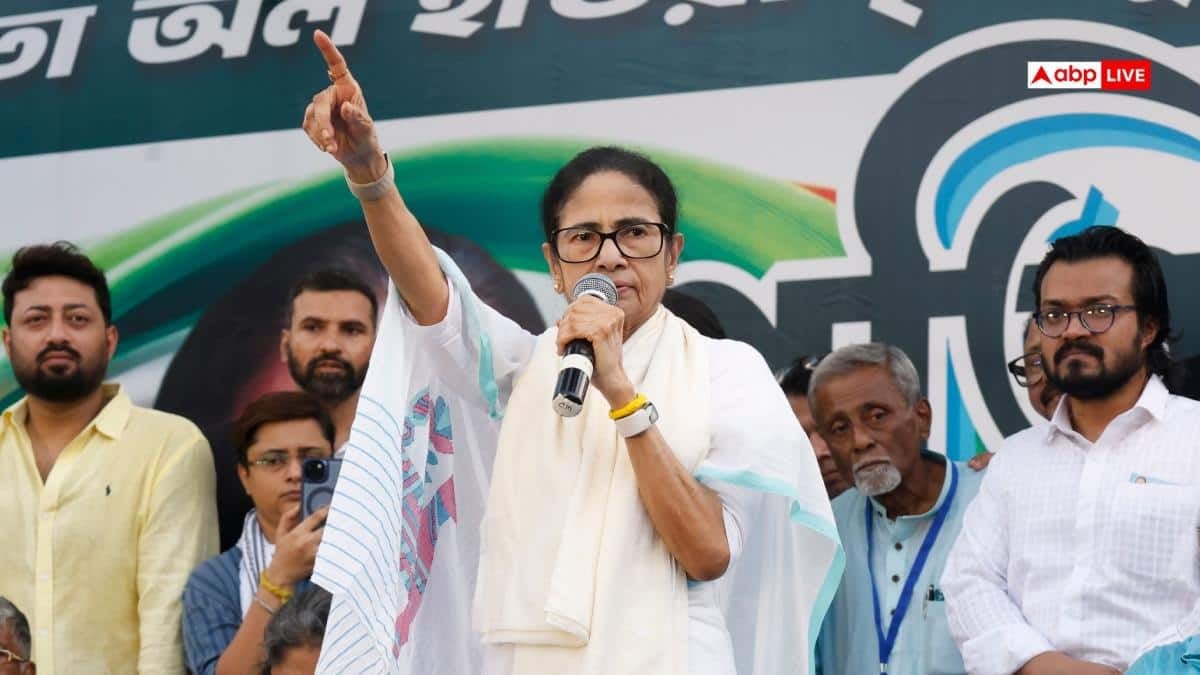 'हमारा टारगेट चुनाव आयोग', इंडिया गठबंधन की बैठक से पहले गरजीं ममता बनर्जी