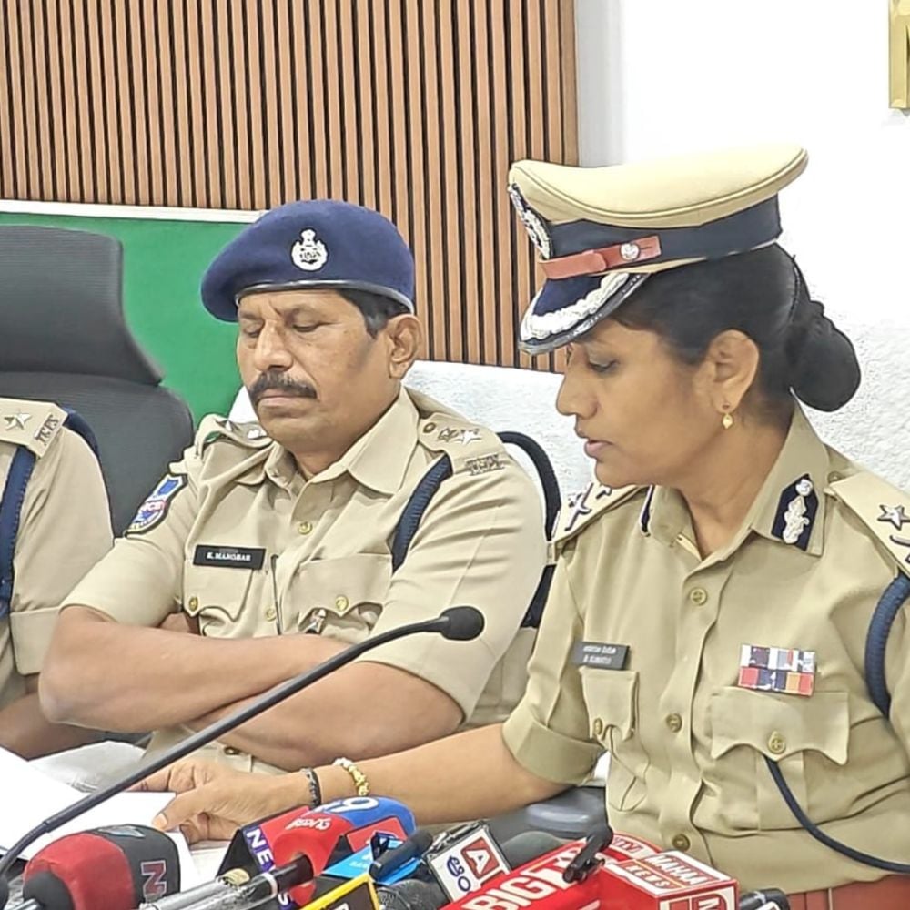 हैदराबाद में सेना के जवानों ने चोरी किए थे हथियार:मुख्य आरोपी हवलदार था, साथियों की मदद से ताले तोड़े, बैंक लूटने वाले थे; 7 गिरफ्तार