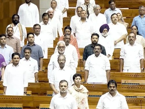 संसद के दोनों सदन 54 दिन से बिना सत्रावसान:37 साल पुराना रिकॉर्ड टूटा; बैठक की अटकलें, 13 अगस्त से अनिश्चितकाल तक स्थगित