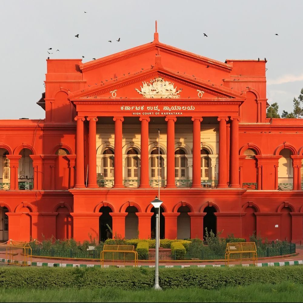 बच्ची का नाम बदलने हाईकोर्ट पहुंचा परिवार:‘लक्ष्मी’ की जगह ‘वीणा’ रखने की मांग; बोले- ज्योतिष के मुताबिक ज्यादा शुभ, कर्नाटक HC ने दी मंजूरी