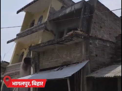 दिल्ली-NCR के कई इलाकों में बारिश:लखनऊ में बाढ़, कॉलोनियों में कमर तक पानी भरा, राजस्थान में ओले गिरे; हिमाचल-उत्तराखंड में बर्फबारी