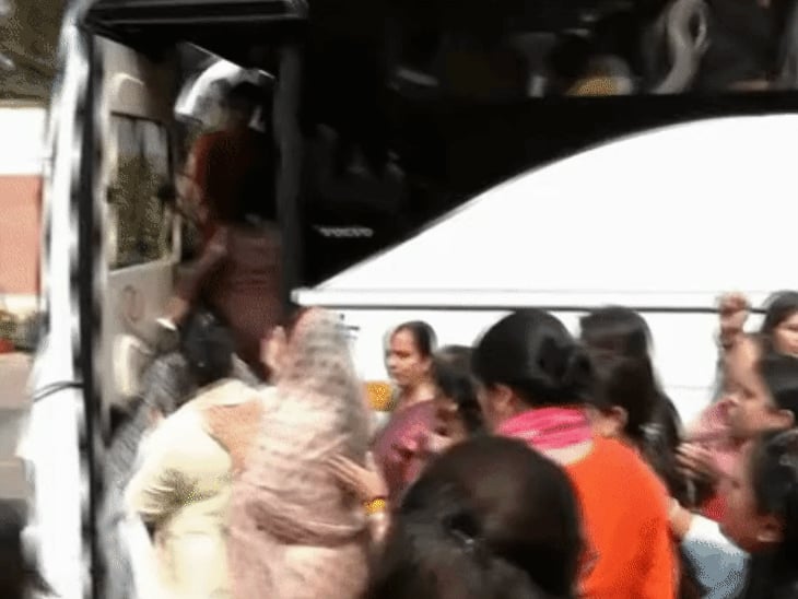 बीजेपी महिला सांसद राष्ट्रपति से मिलेंगी:JNU से बर्खास्त कांग्रेस सांसद के मामले पर दखल की मांग; 11 छात्राओं से यौन उत्पीड़न का आरोप