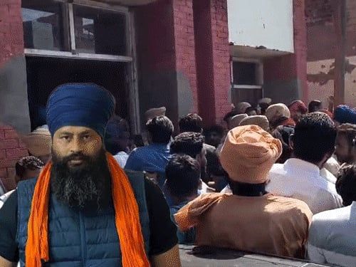 नशा विरोधी एक्टिविस्ट परविंदर झोटा की हत्या:केमिस्ट गोलियां मारकर भागा; पुलिस ने परिवार डिटेन किया, समर्थकों ने दुकान तोड़ी; मानसा में माहौल तनावपूर्ण