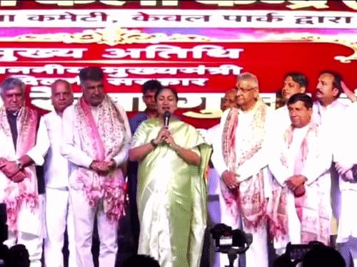 दिल्ली सीएम रेखा गुप्ता ने रावण को राम कहा:रामलीला में बोलीं- हर राम को मारना होगा; AAP ने कहा- यह भगवान का अपमान