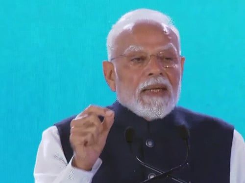 PM मोदी लद्दाख में ₹3350 करोड़ के प्रोजेक्ट शुरू करेंगे:नया एयरपोर्ट टर्मिनल, 298km रोड और देश का पहला पेट्रोग्लिफ संरक्षण पार्क का उद्घाटन करेंगे